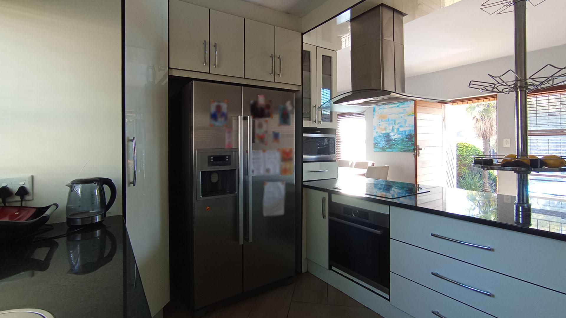 Kitchen - 11 square meters of property in Highveld