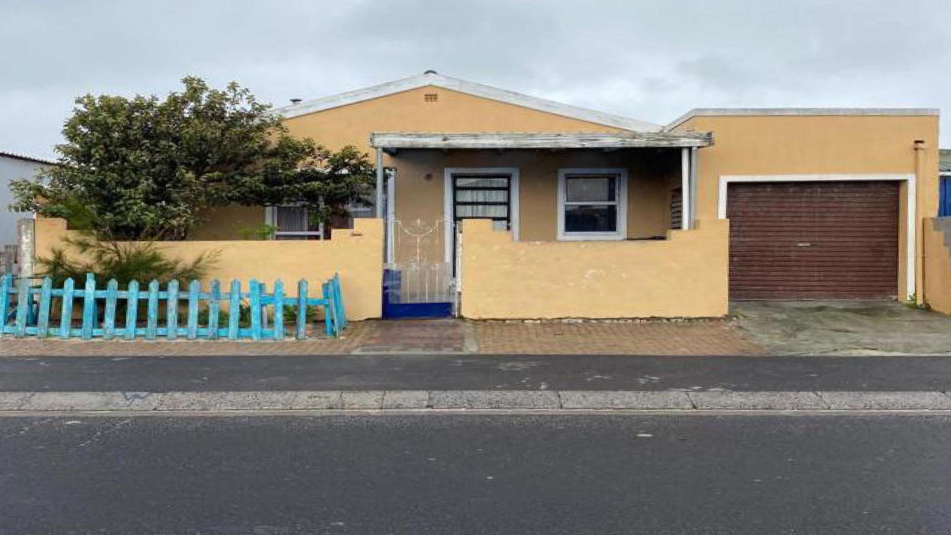 Front View of property in Lavender Hill