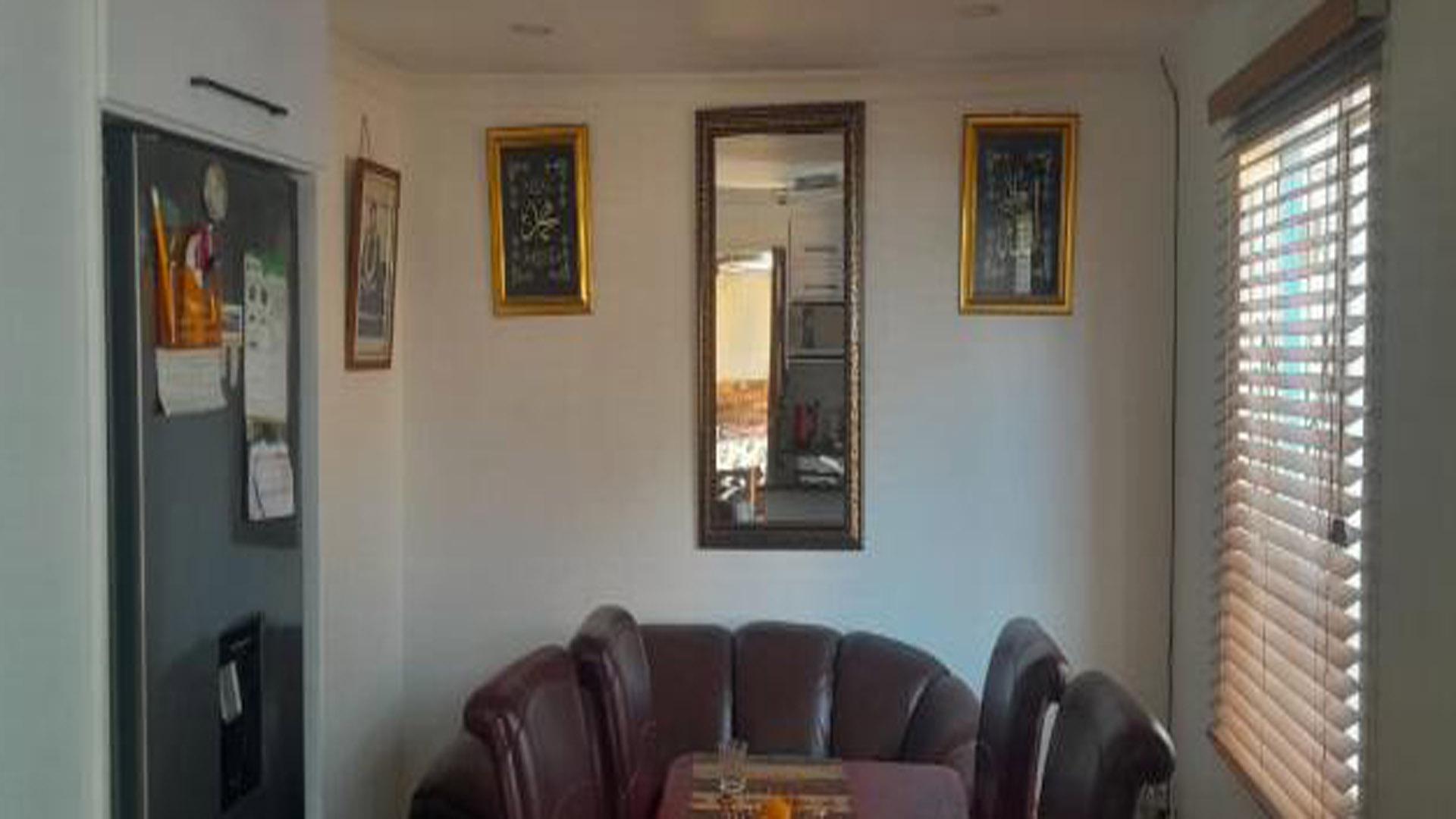 Lounges of property in Lenasia