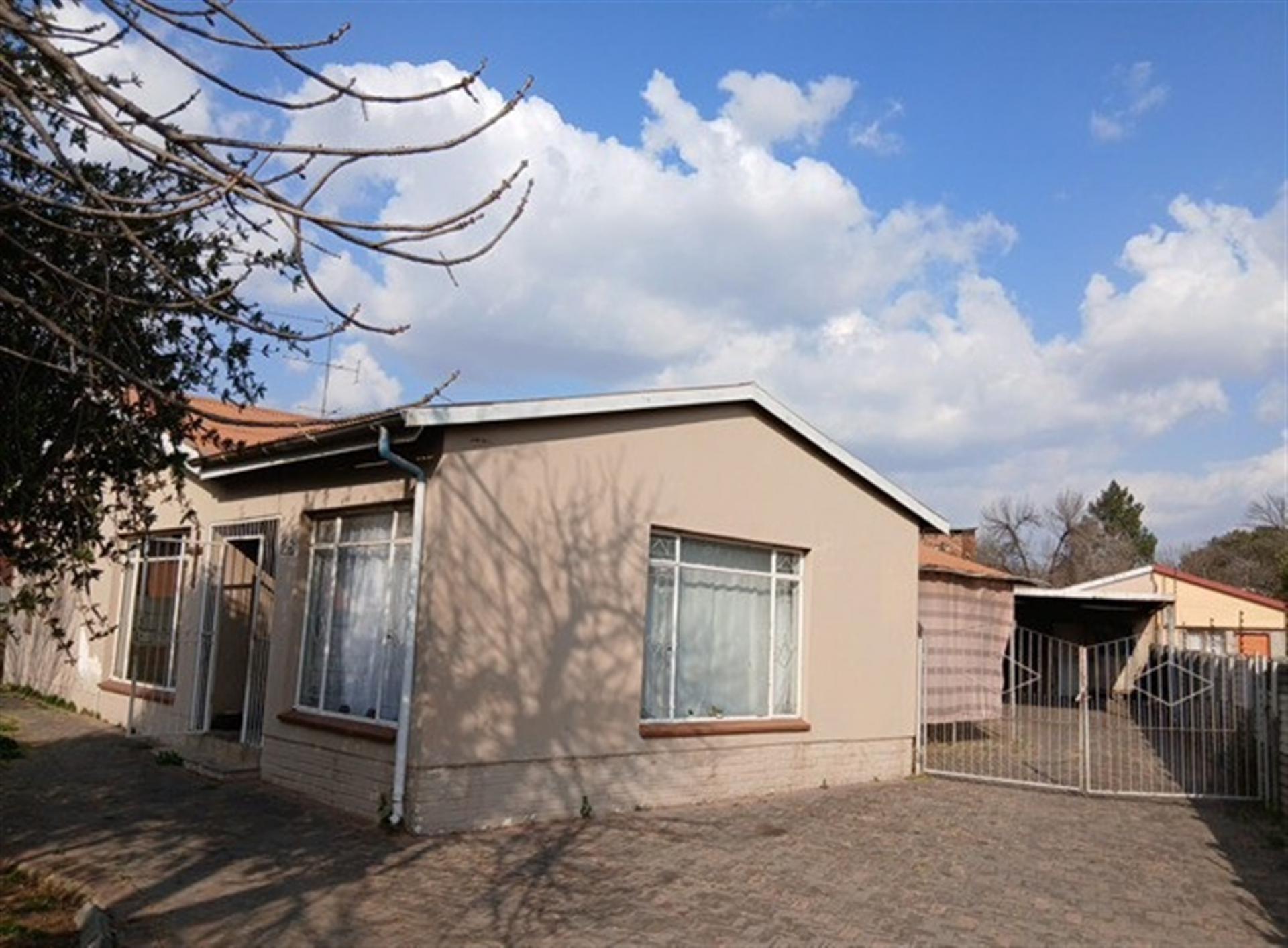 Front View of property in Sasolburg