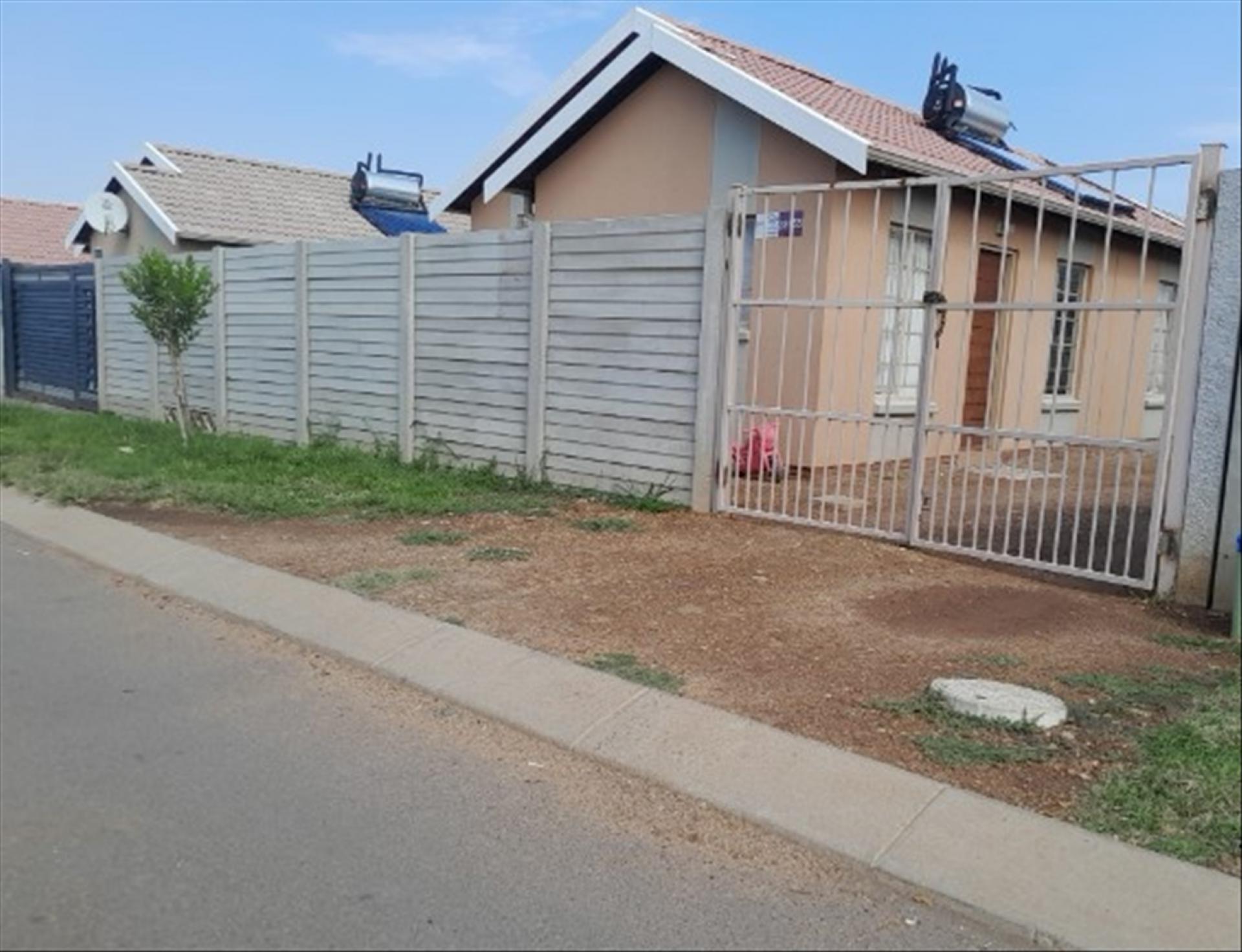 Front View of property in Palm Ridge