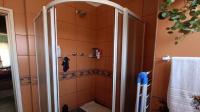 Bathroom 1 - 5 square meters of property in Roodia