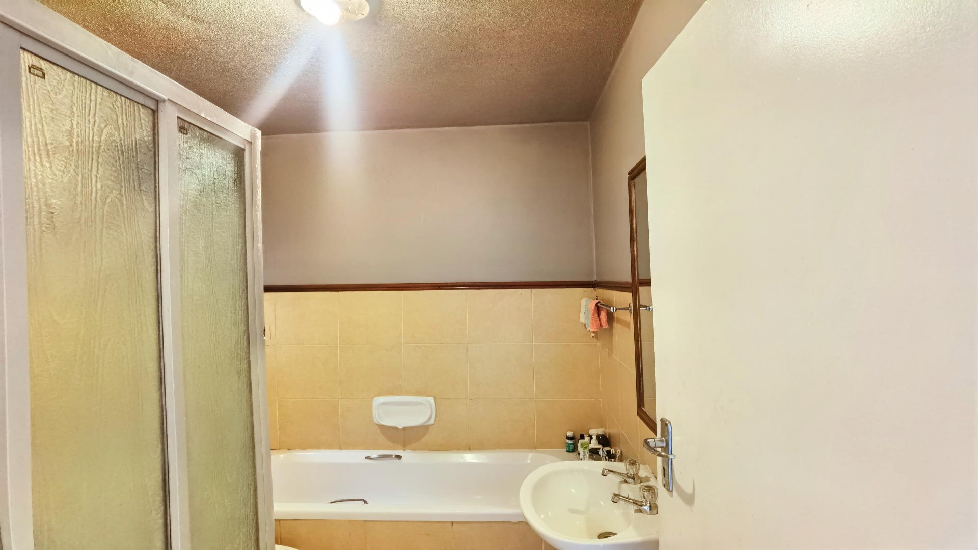 Bathroom 1 - 5 square meters of property in Karenpark