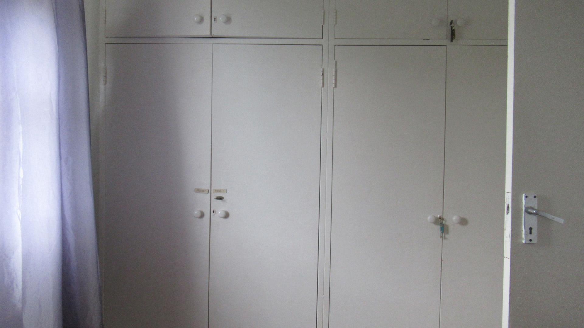 Bed Room 1 - 13 square meters of property in Manaba Beach