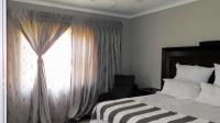 Main Bedroom - 15 square meters of property in Theresapark