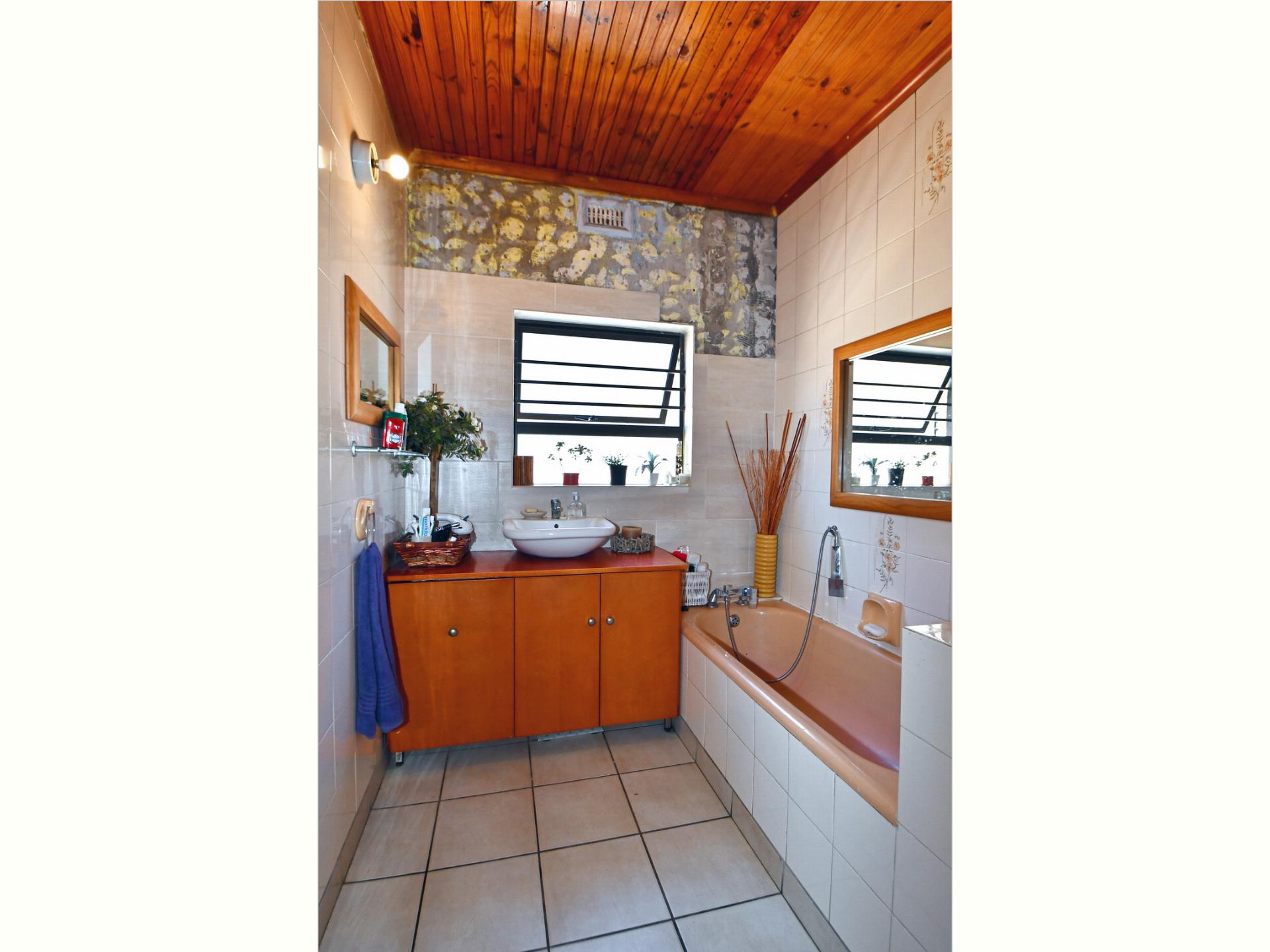 4 Bedroom House for Sale For Sale in Avondale MR549778 M