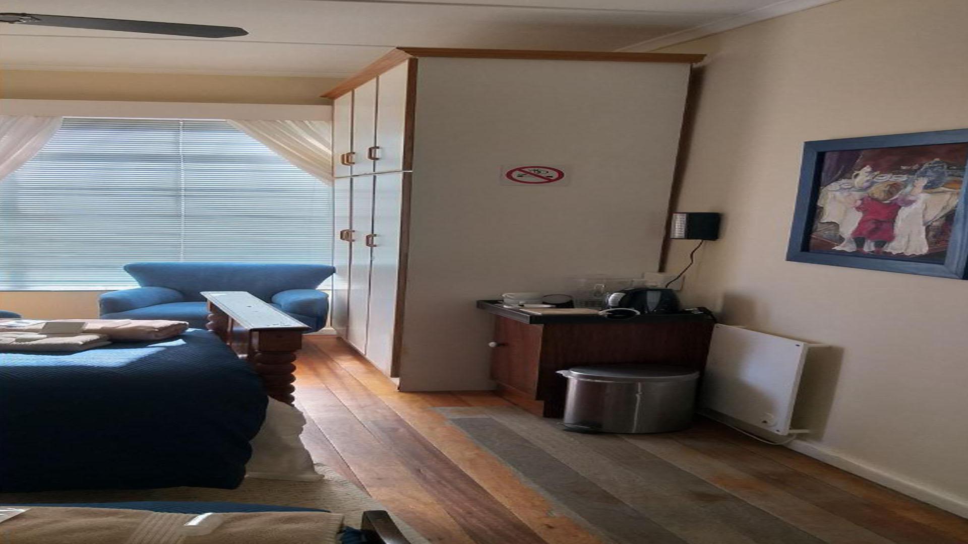 5 Bedroom Guest House for Sale For Sale in Sutherland Priv