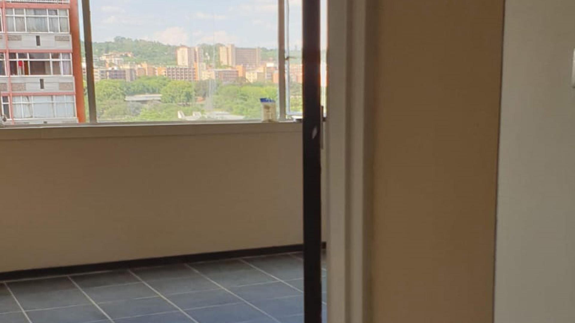 Lounges - 16 square meters of property in Sunnyside