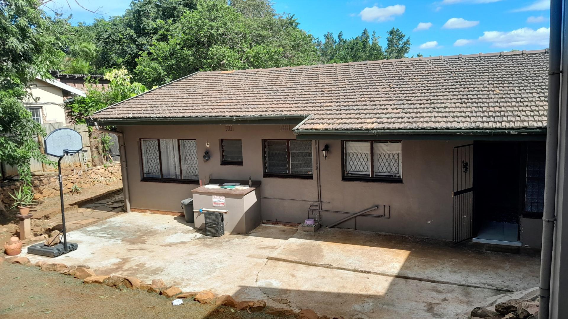 Front View of property in Yellowwood Park 