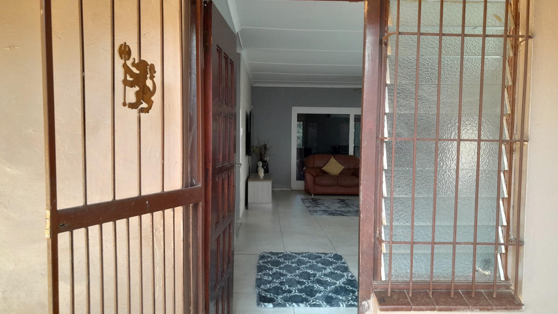 Front View of property in Yellowwood Park 