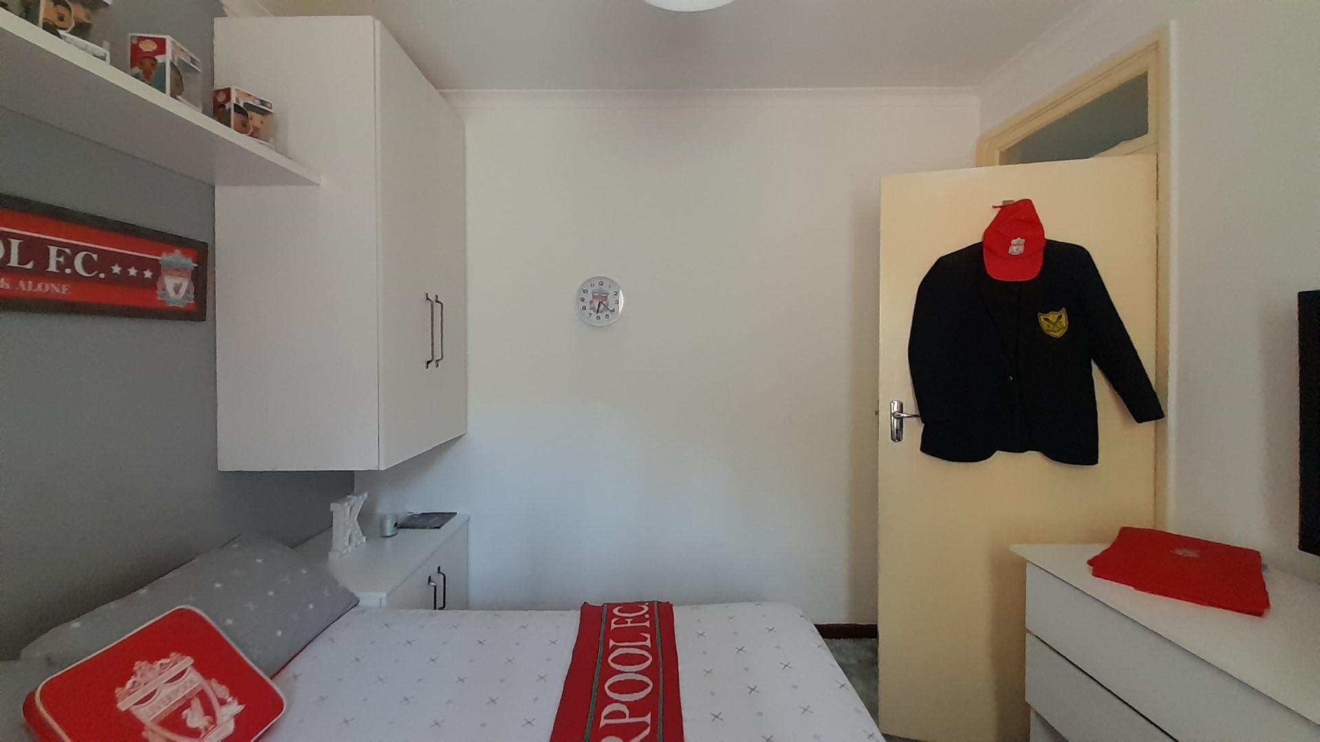 Bed Room 1 - 13 square meters of property in Yellowwood Park 