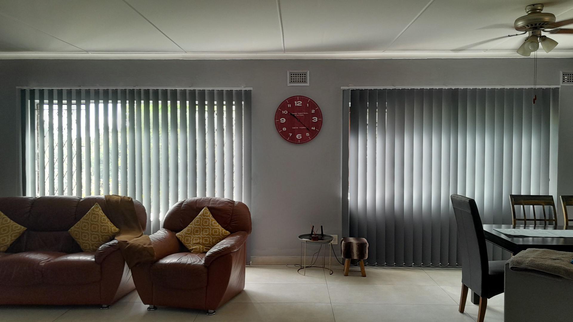 Dining Room - 23 square meters of property in Yellowwood Park 