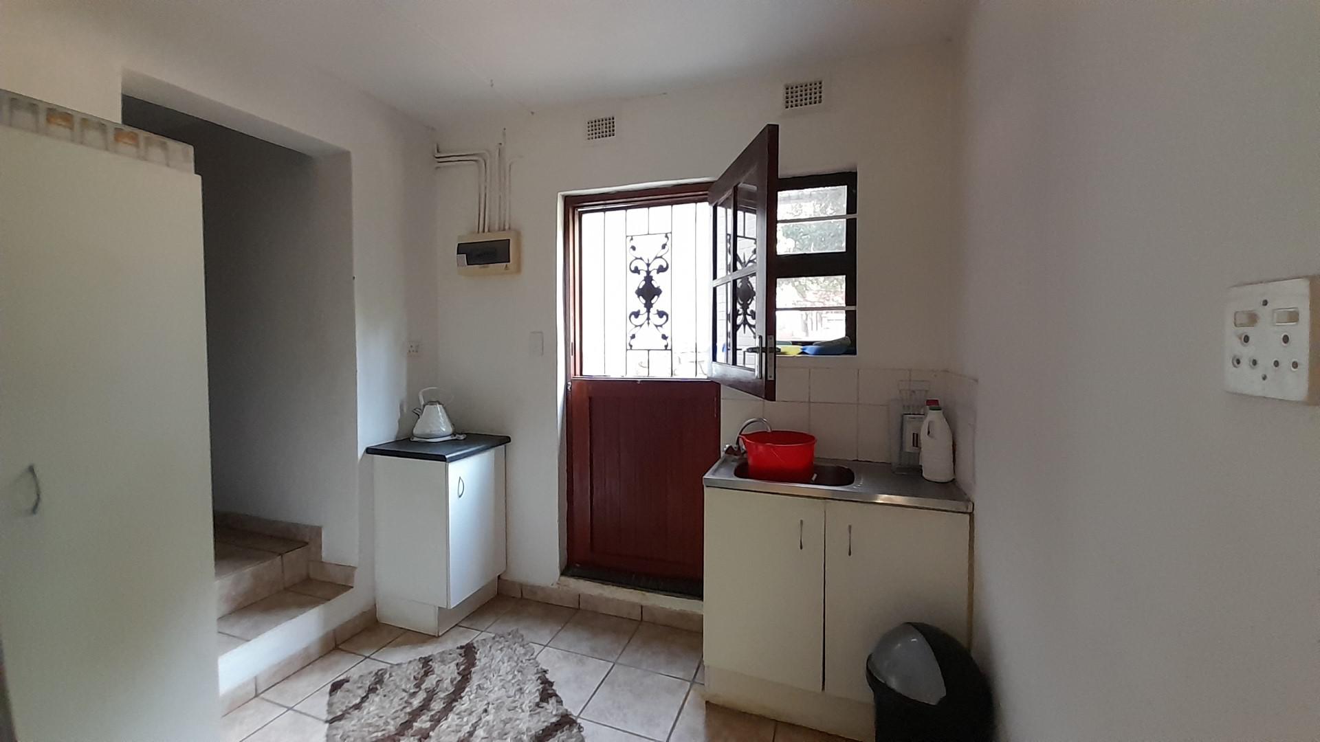 Kitchen - 19 square meters of property in Yellowwood Park 