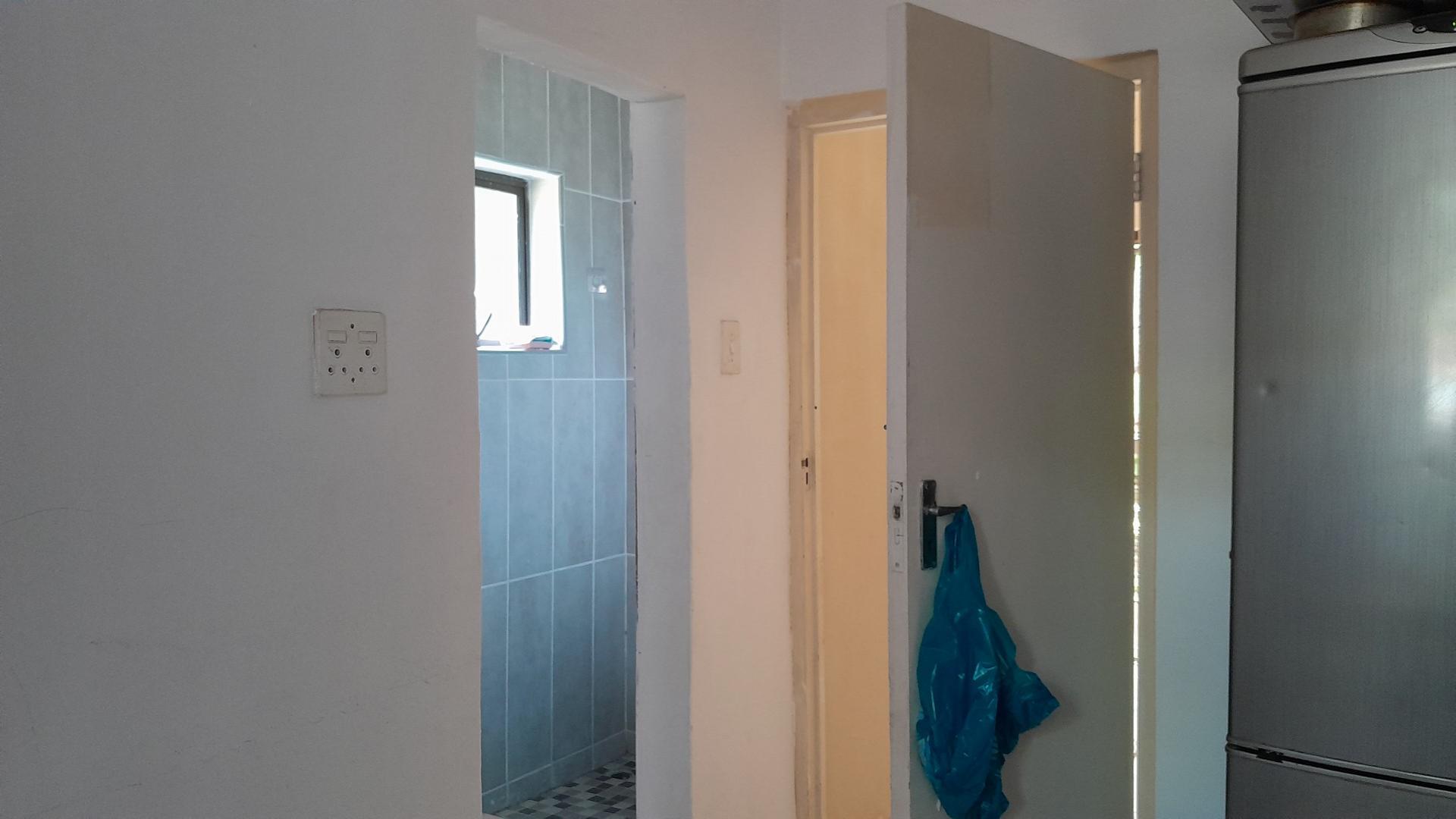 Kitchen - 19 square meters of property in Yellowwood Park 