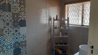 Bathroom 1 - 11 square meters of property in Yellowwood Park 