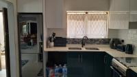 Kitchen - 19 square meters of property in Yellowwood Park 