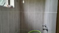 Bathroom 1 - 11 square meters of property in Yellowwood Park 