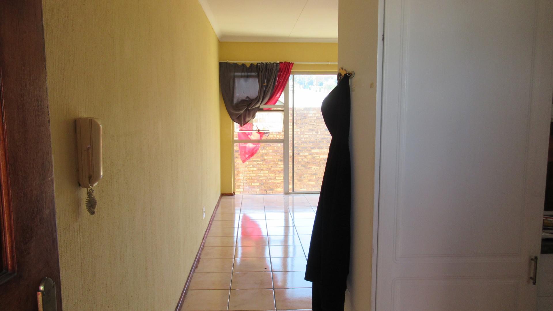 Kitchen - 10 square meters of property in Alberton