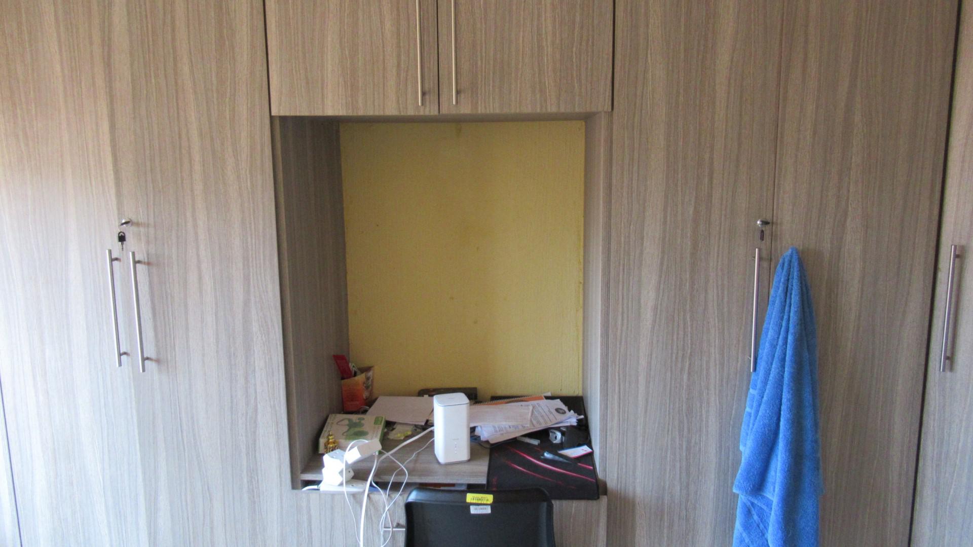 Main Bedroom - 15 square meters of property in Alberton