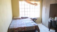 Main Bedroom - 15 square meters of property in Alberton
