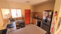 Kitchen - 11 square meters of property in Monavoni