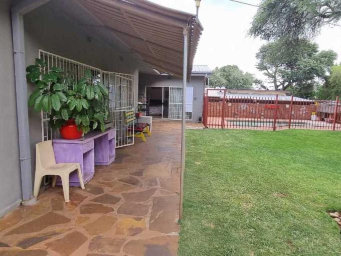 3 Bedroom House for Sale For Sale in Kuruman - MR550051