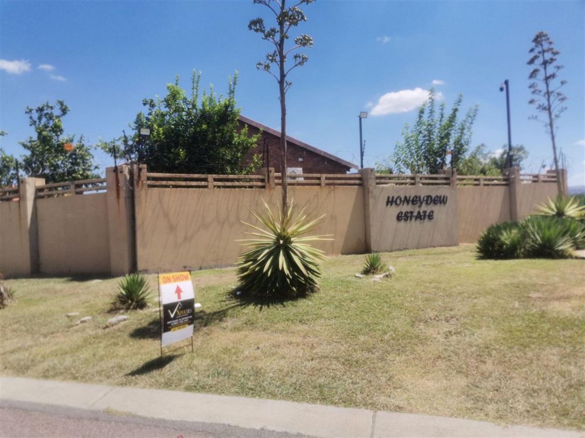 Front View of property in Waterval East