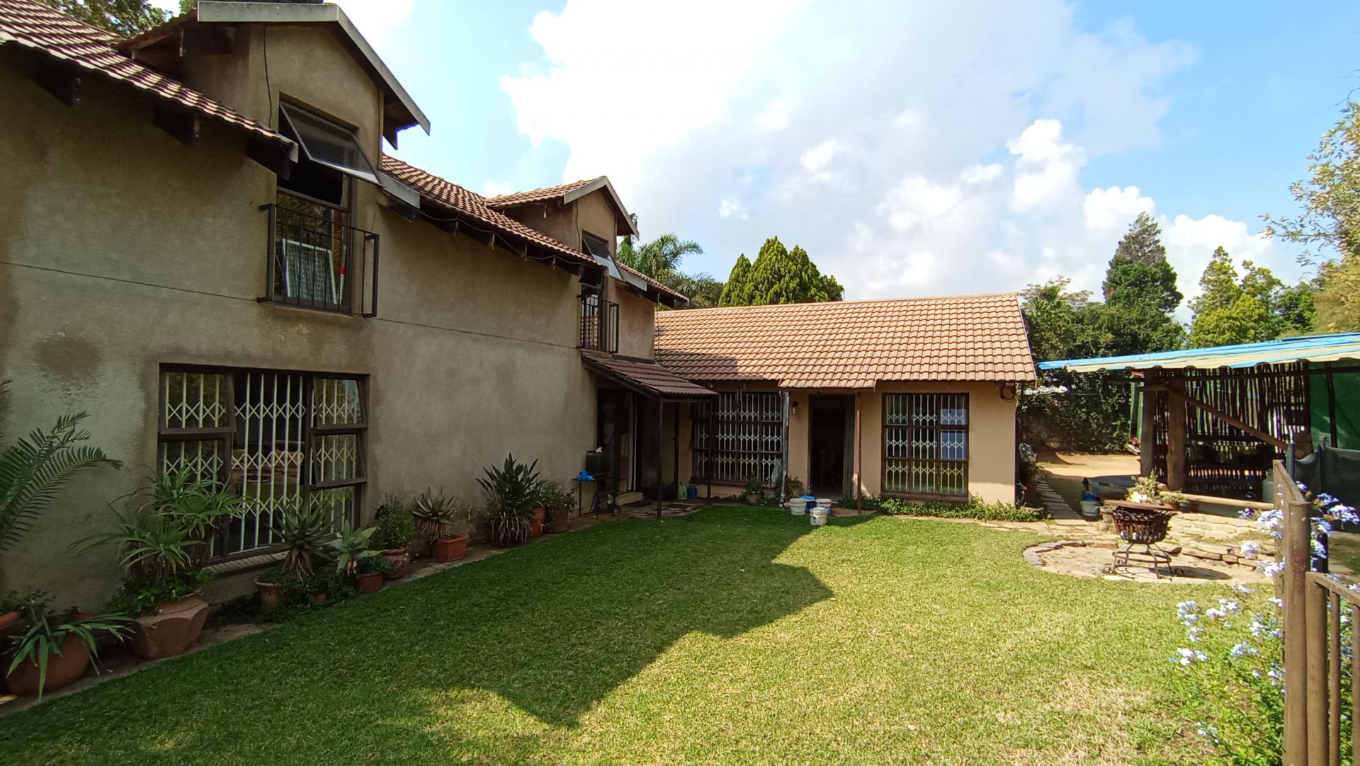 Backyard of property in Bloubosrand