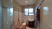 Bathroom 1 - 5 square meters of property in Bloubosrand