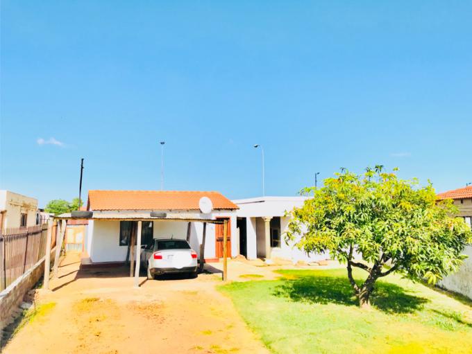 2 Bedroom House for Sale For Sale in Soshanguve - MR550427