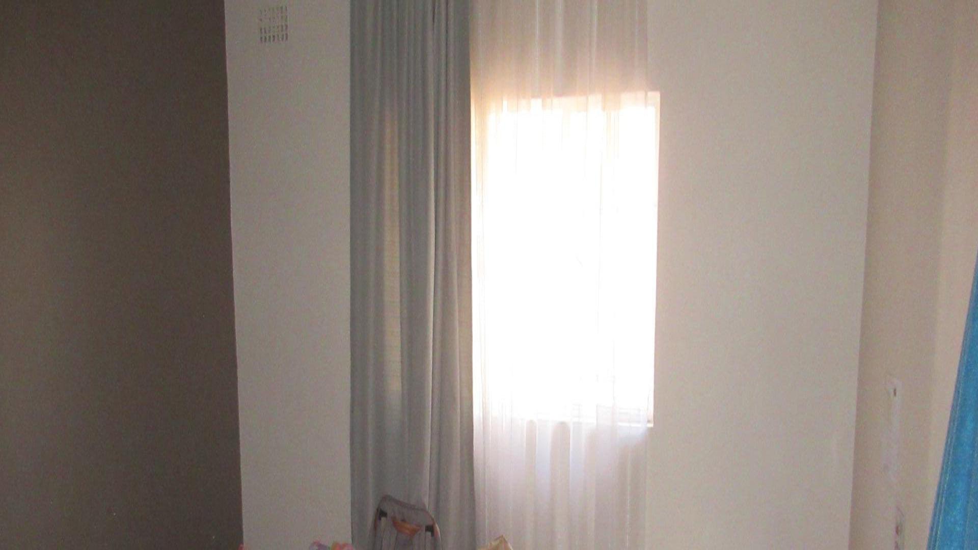 Bed Room 1 - 12 square meters of property in Vanderbijlpark