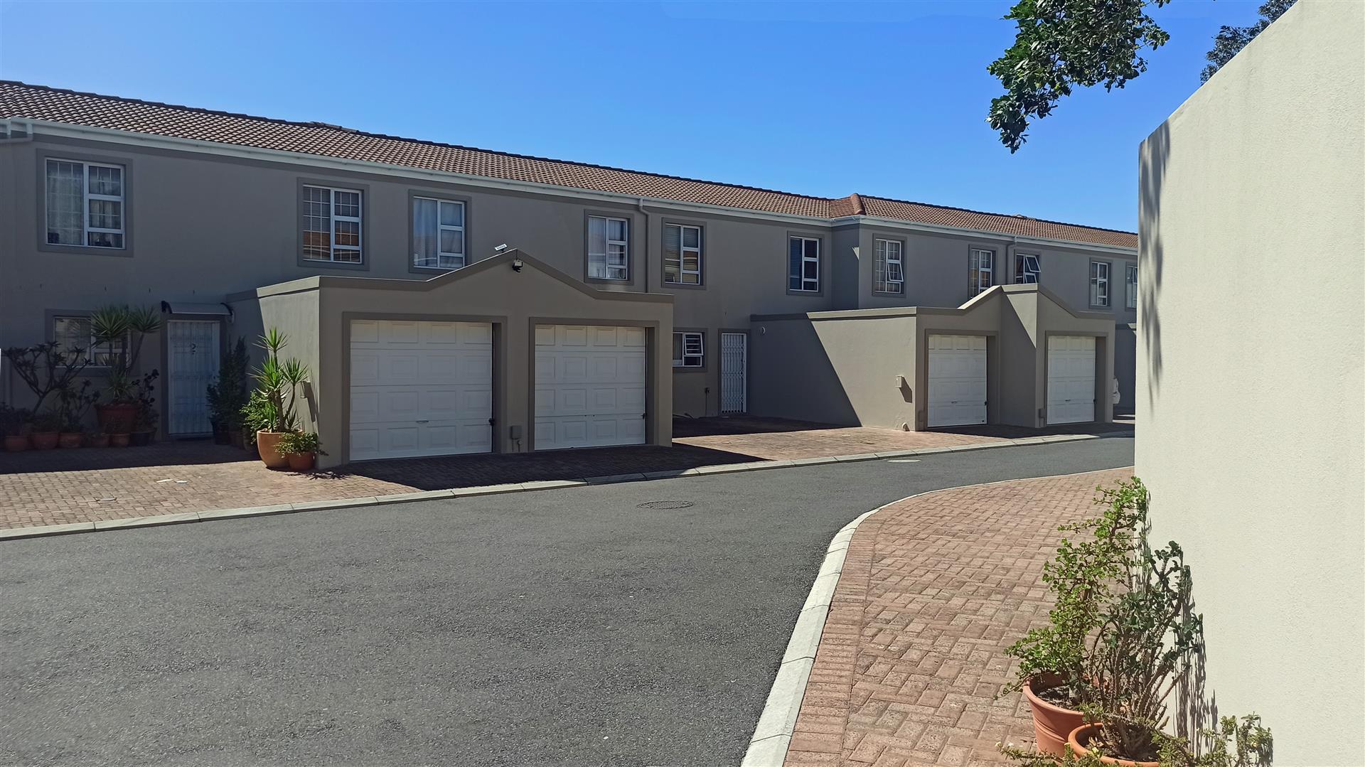 Front View of property in Parklands