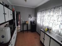 Kitchen of property in Sunnyridge 