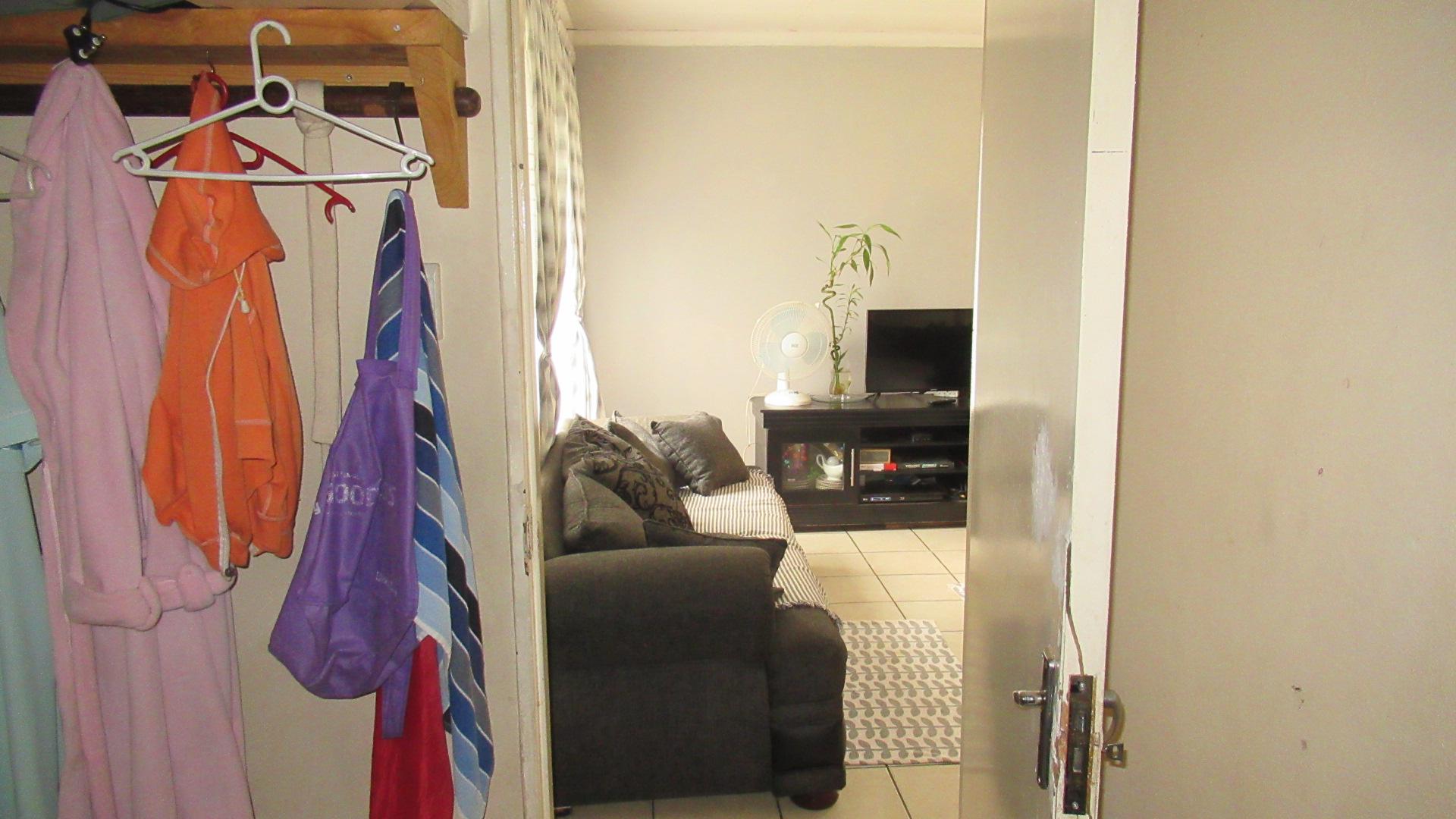 Bed Room 1 - 8 square meters of property in Vanderbijlpark