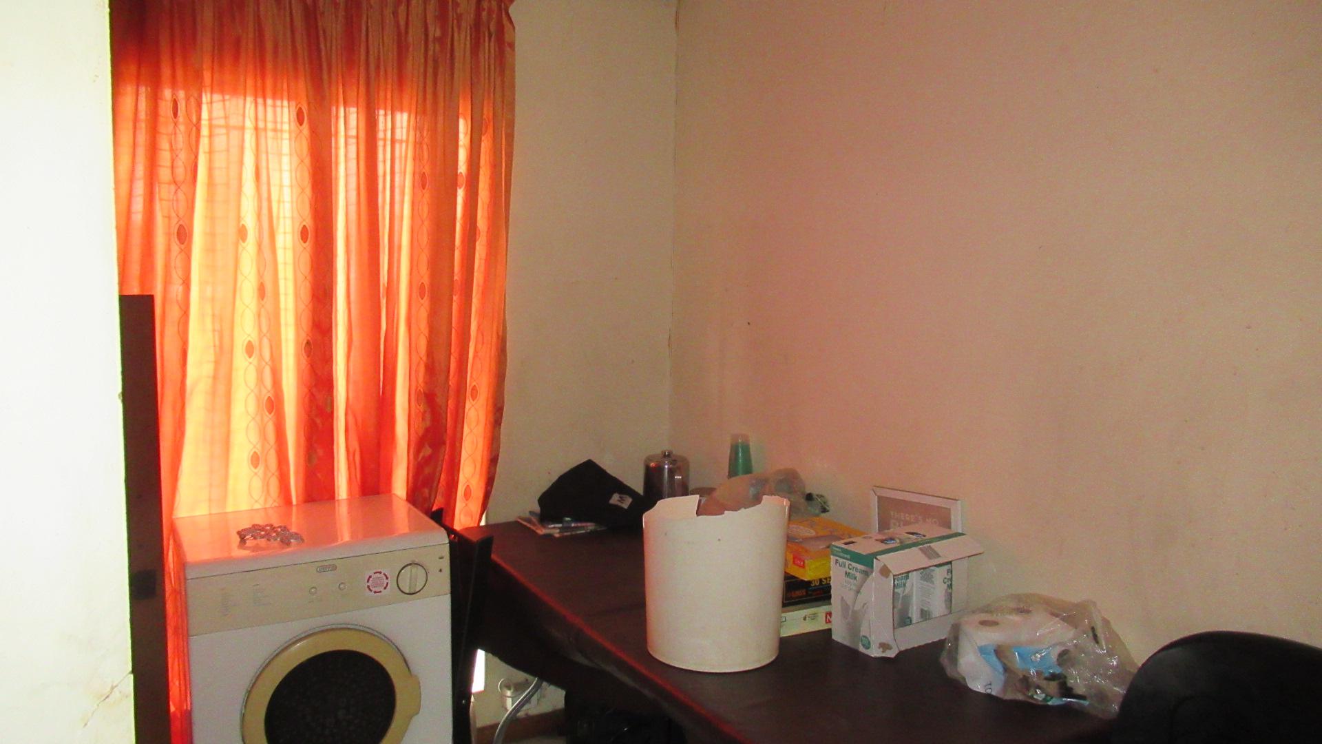 Bed Room 2 - 8 square meters of property in Vanderbijlpark