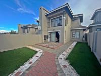 3 Bedroom 3 Bathroom Simplex for Sale for sale in Shellyvale