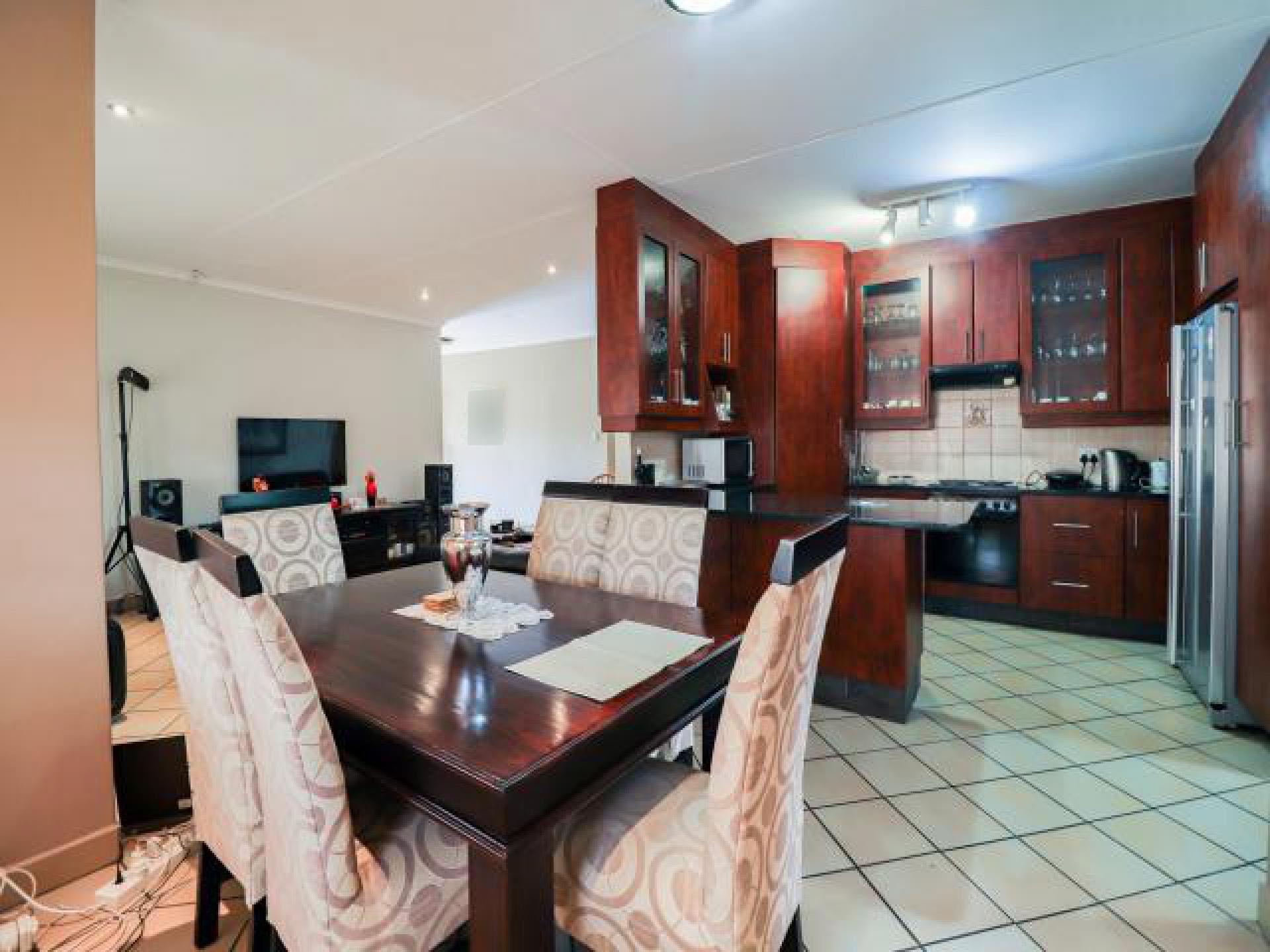 Dining Room of property in White River