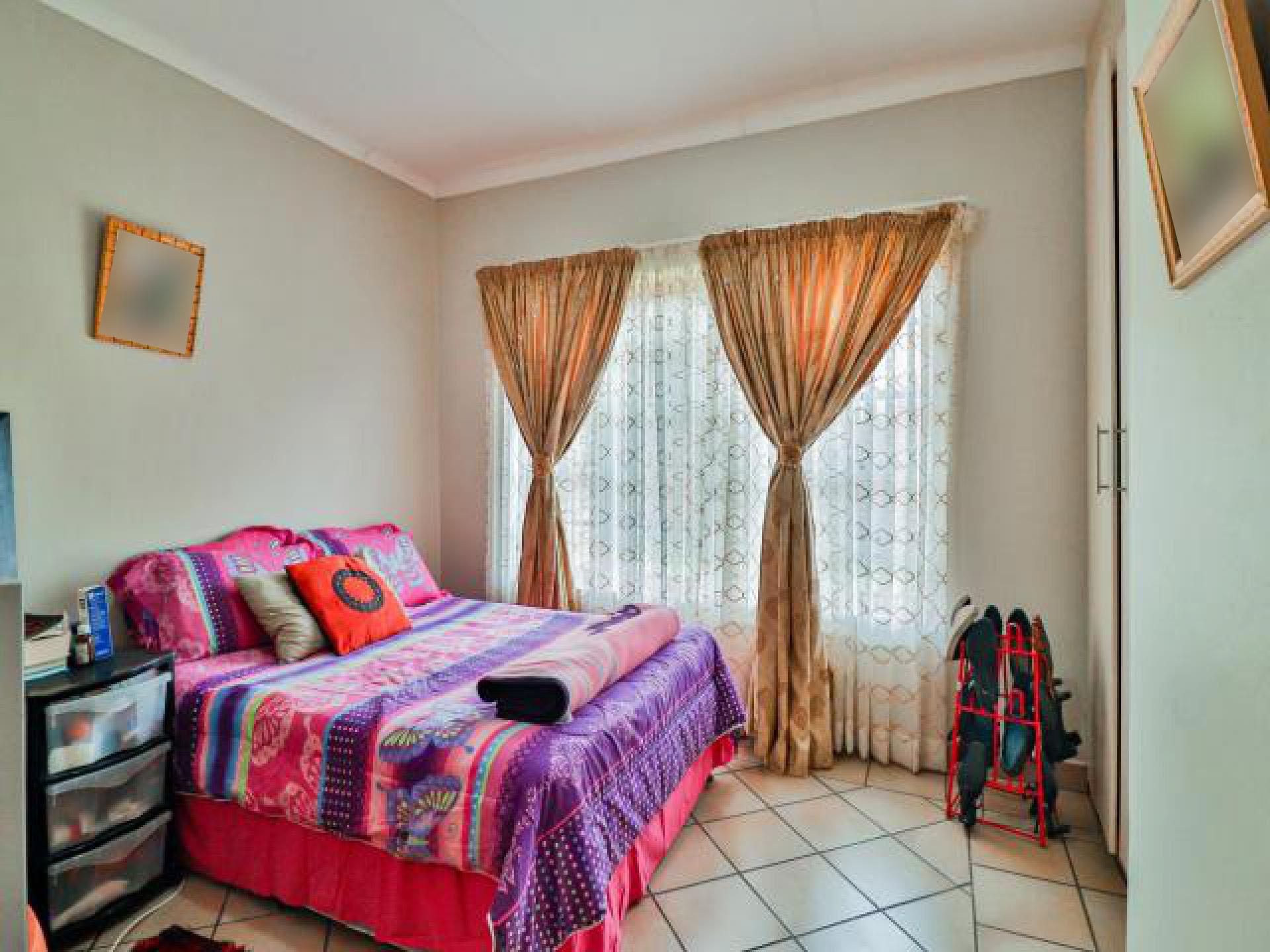 Bed Room 2 of property in White River