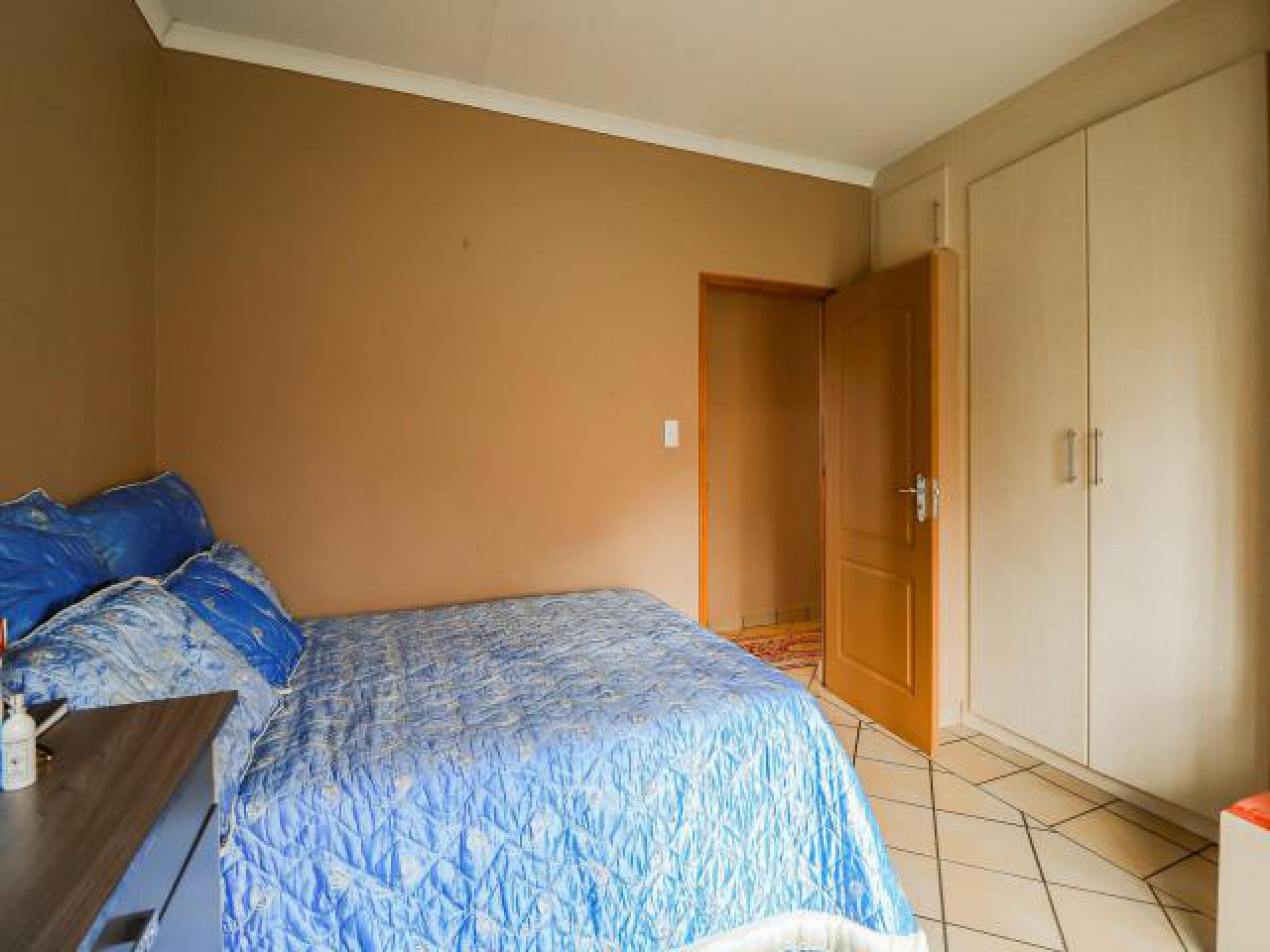 Bed Room 3 of property in White River