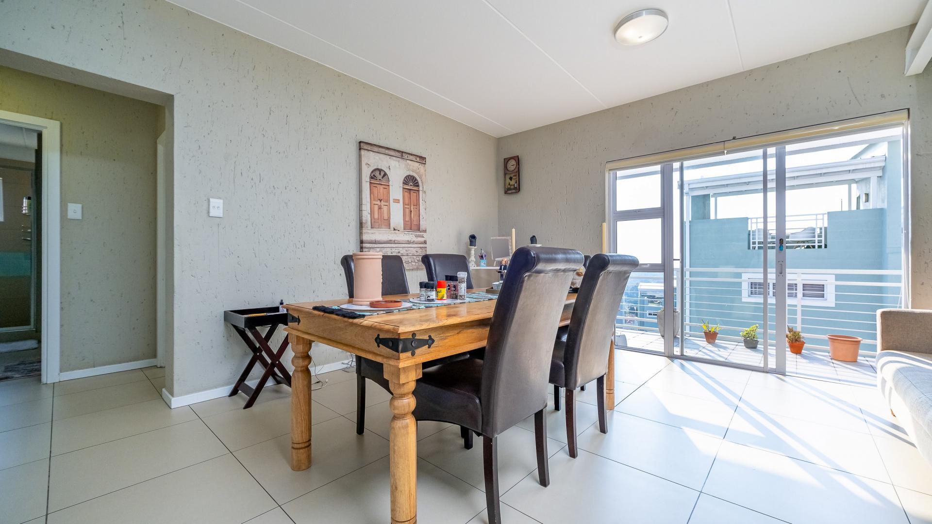 Dining Room of property in Paulshof