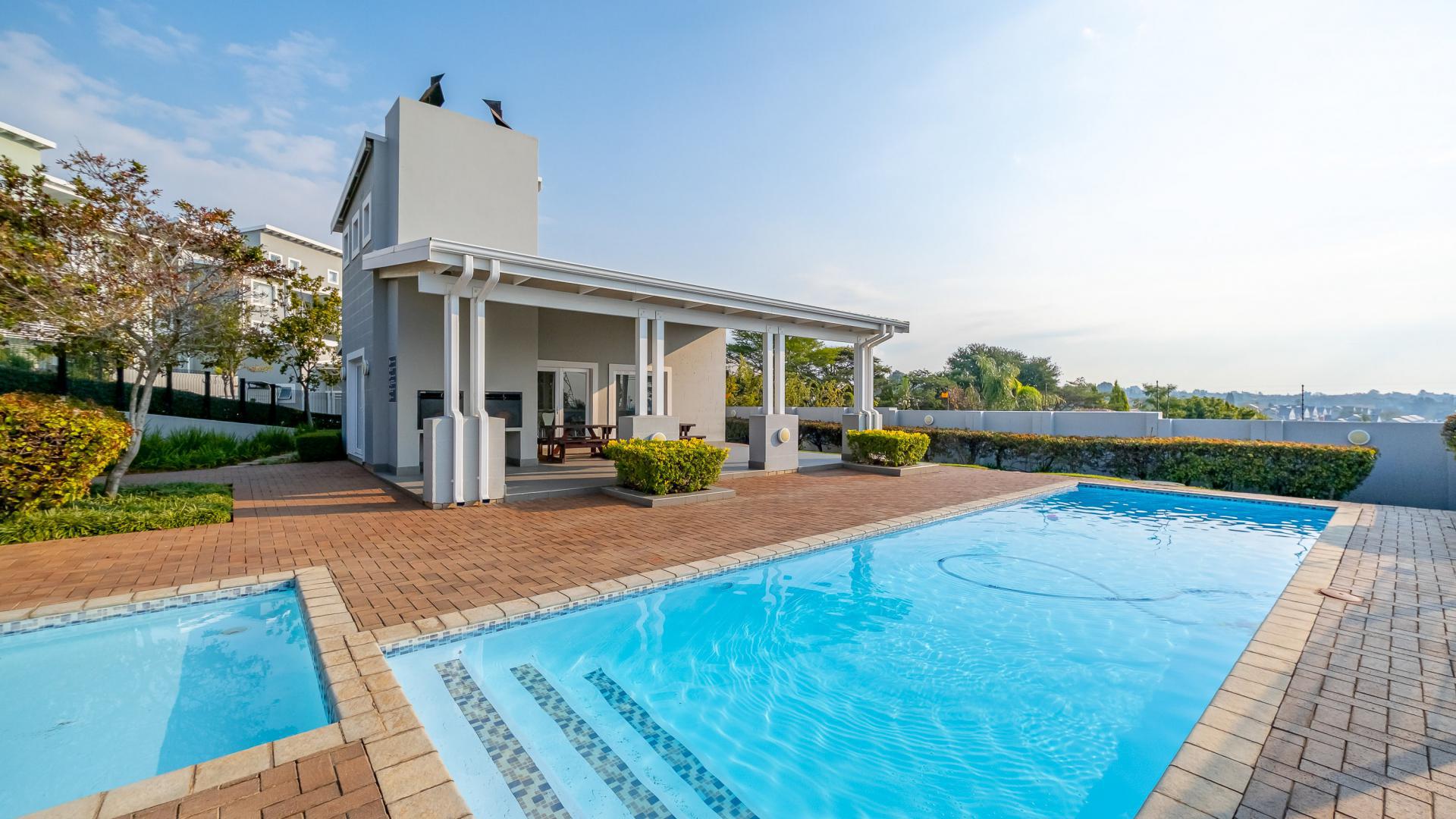 Swimming Pool of property in Paulshof