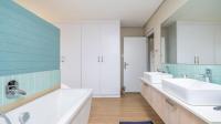 Bathroom 1 of property in Paulshof
