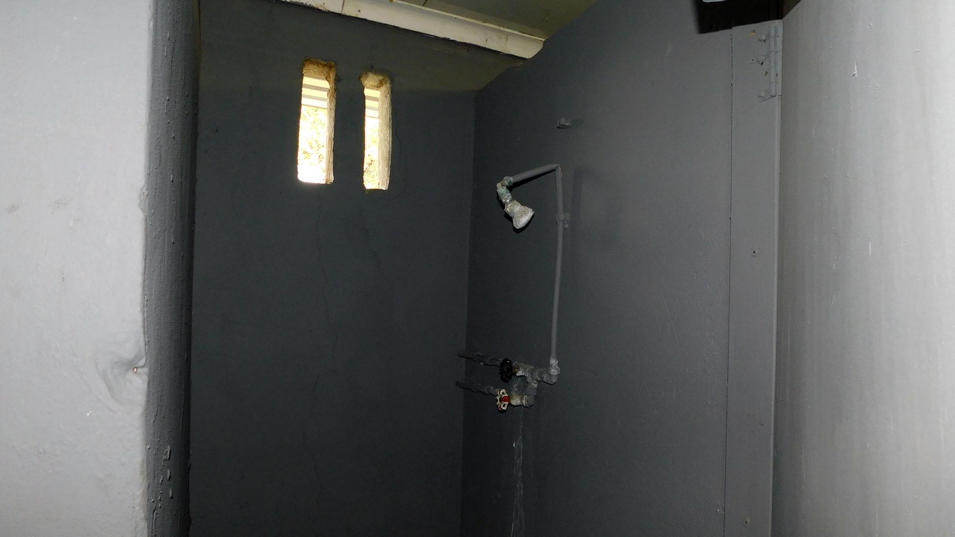 Bathroom 1 - 19 square meters of property in Rustenburg