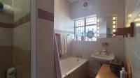 Bathroom 1 - 9 square meters of property in Vanderbijlpark