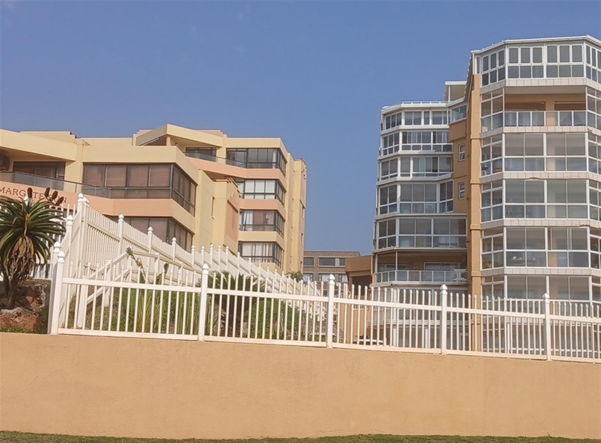 Front View of property in Lawrence Rocks