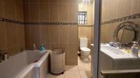 Bathroom 1 - 7 square meters of property in Essenwood