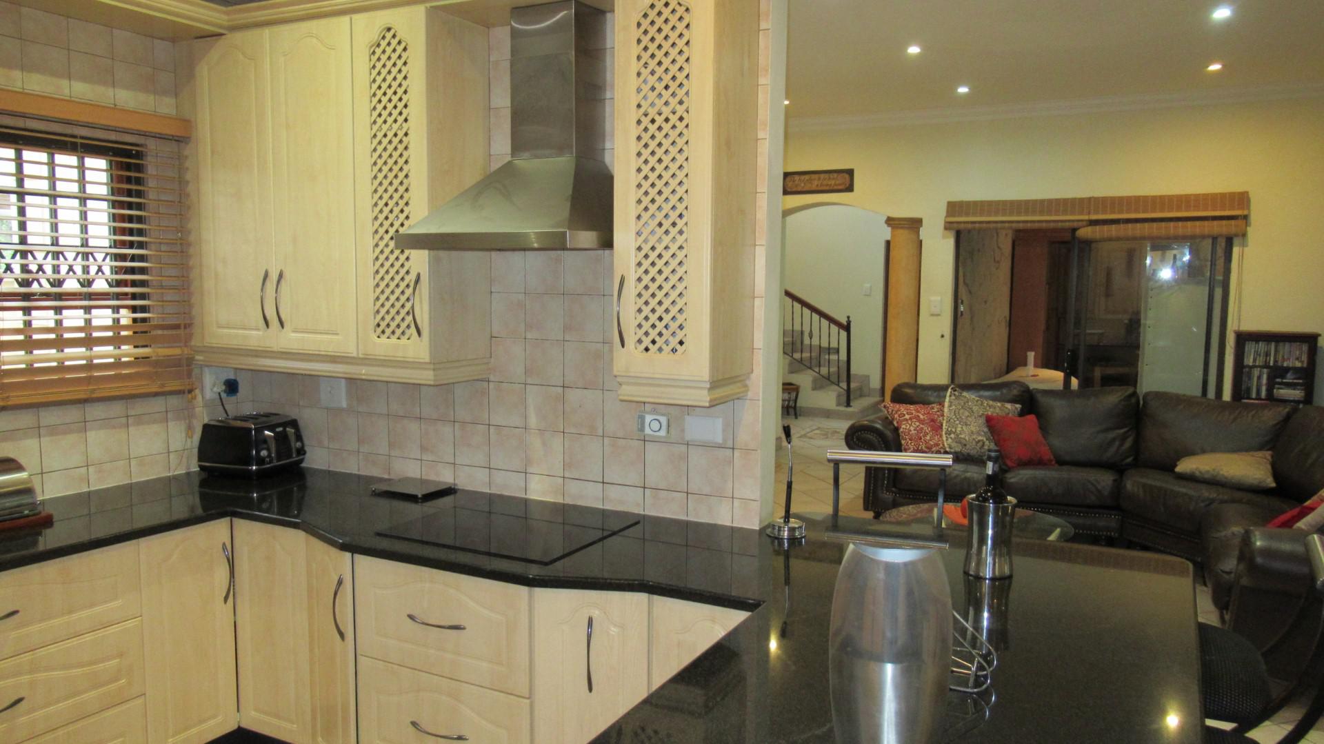 Kitchen - 19 square meters of property in Van Riebeeckpark