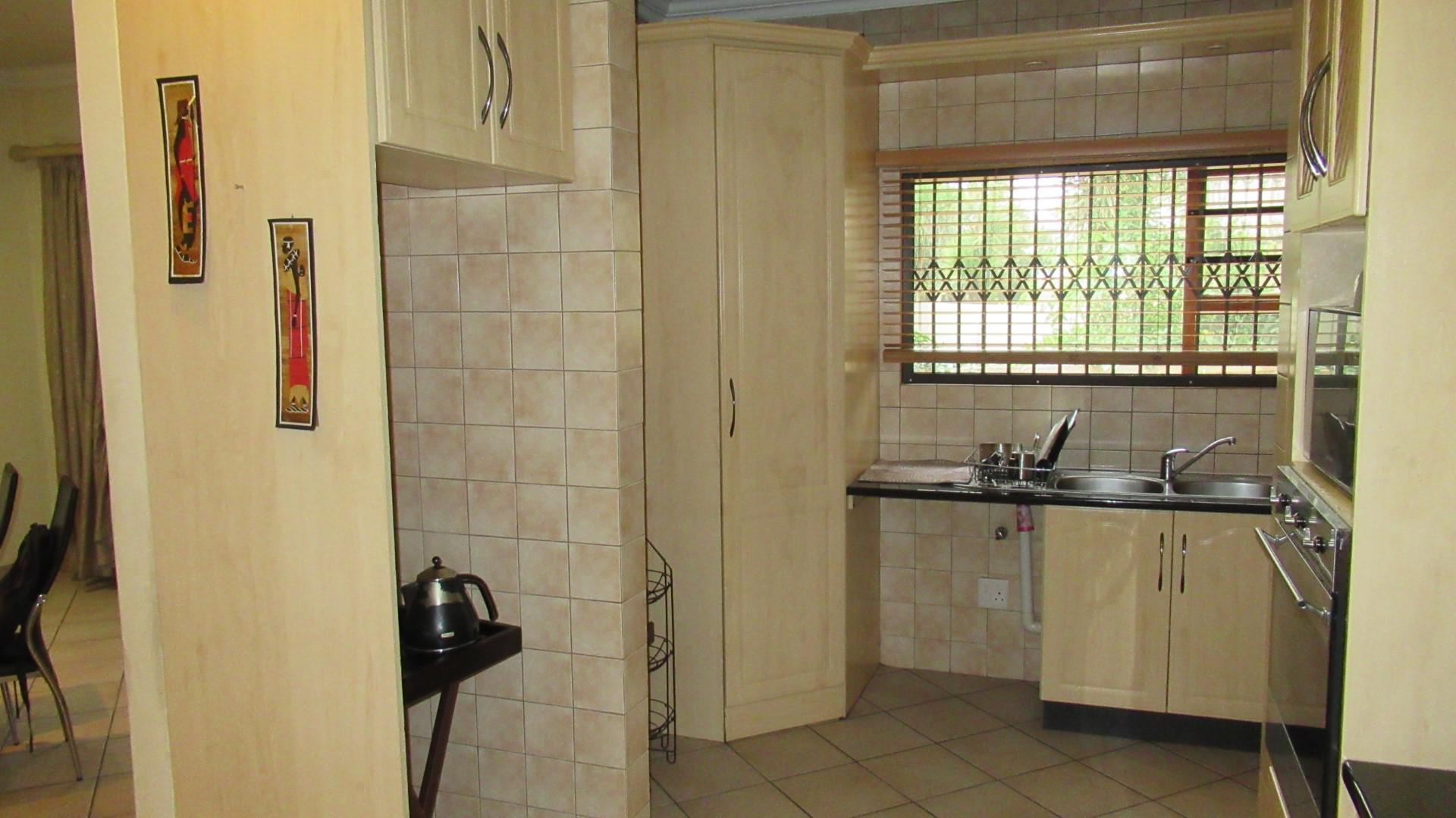 Kitchen - 19 square meters of property in Van Riebeeckpark