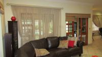 Lounges - 24 square meters of property in Van Riebeeckpark