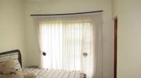 Bed Room 1 - 13 square meters of property in Van Riebeeckpark